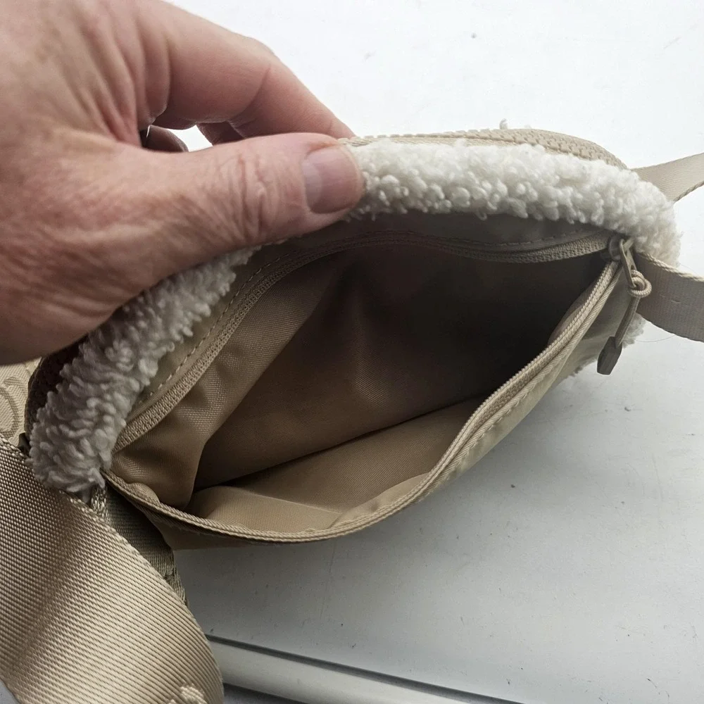 Lole Belt Bag Womens Small Beige Faux Fur Fleece Fanny Pack Zip Adjustable Strap